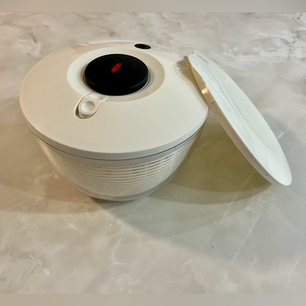 OXO Good Grips Little Salad & Herb Spinner Model 1045409 with Lid